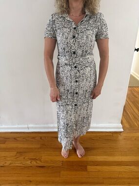 Button-Front Short Sleeve Midi Dress in Black & White